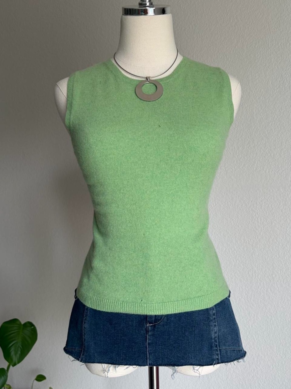 Sleeveless Green Cashmere Knit Tank Top